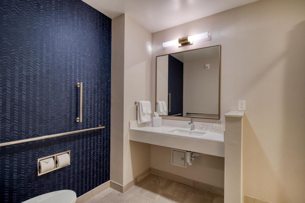 Fairfield Inn & Suites By Marriott Charlotte Belmont Exteriör bild