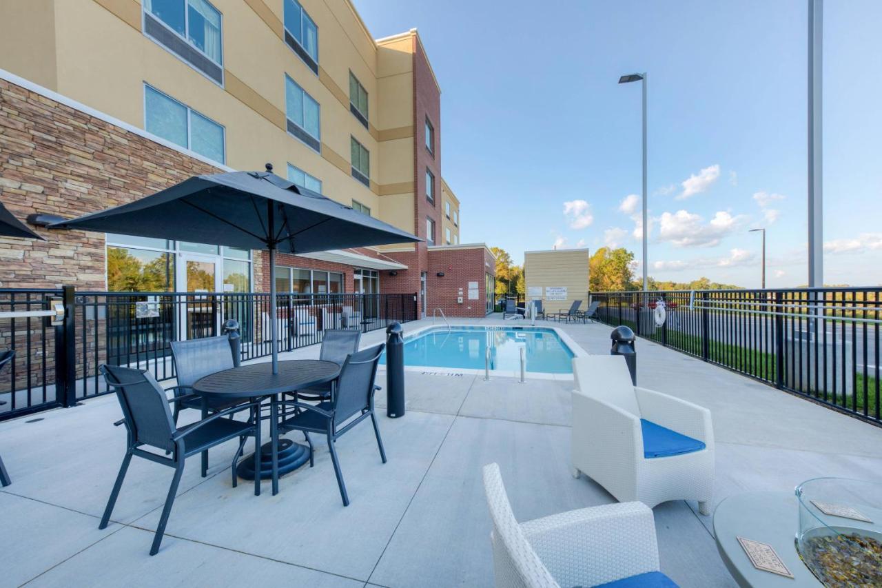Fairfield Inn & Suites By Marriott Charlotte Belmont Exteriör bild