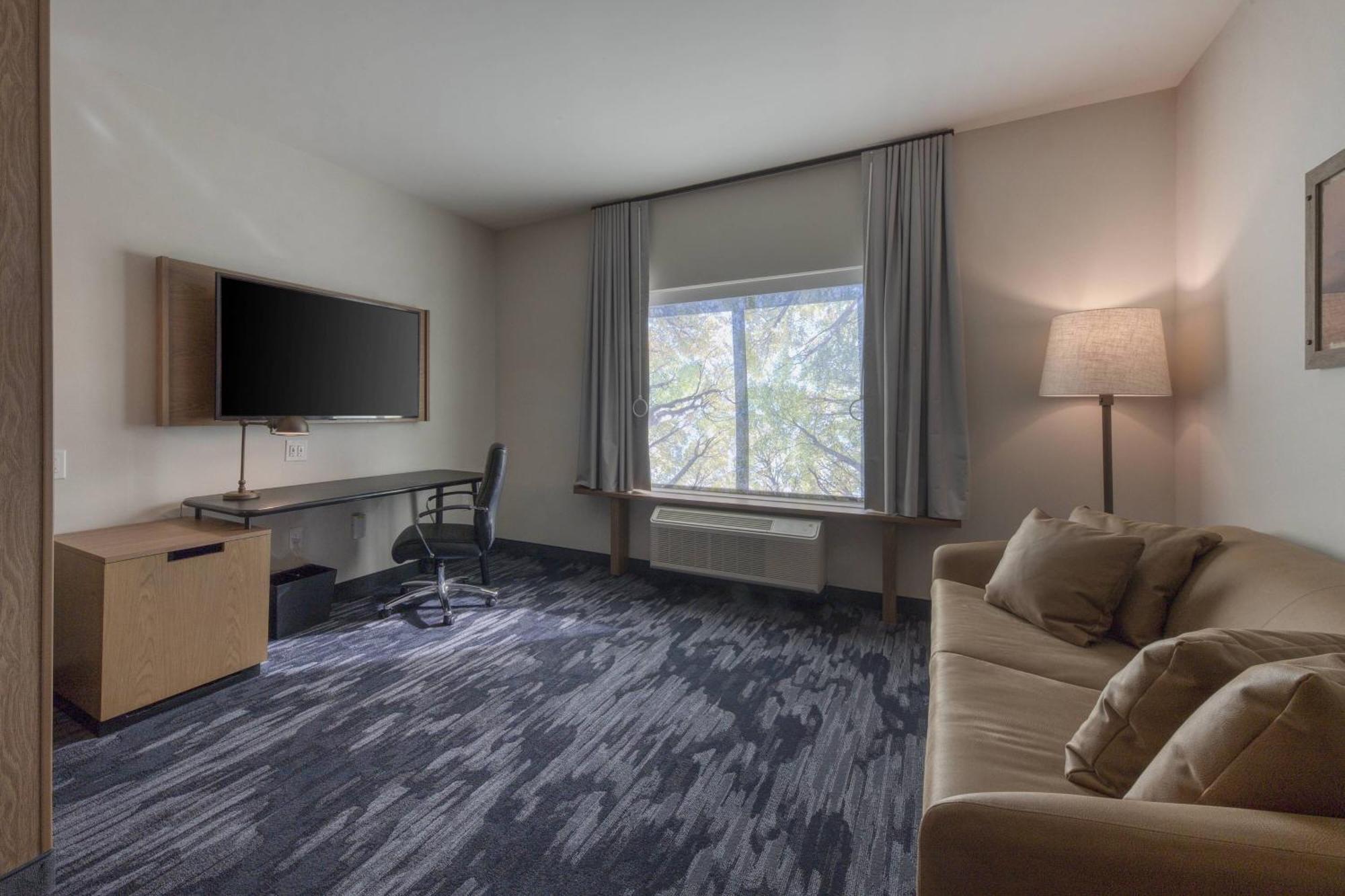 Fairfield Inn & Suites By Marriott Charlotte Belmont Exteriör bild