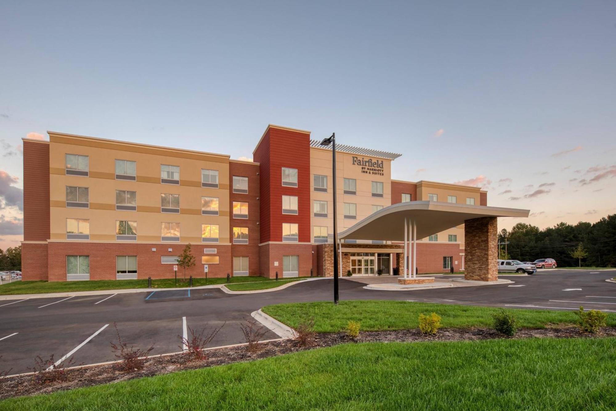 Fairfield Inn & Suites By Marriott Charlotte Belmont Exteriör bild